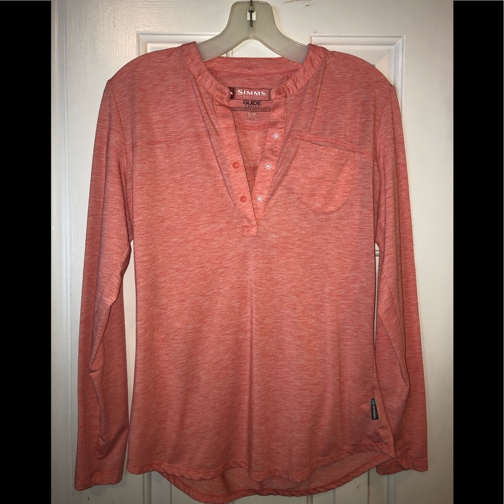 Simm’s Women’s Guide series fishing shirt.